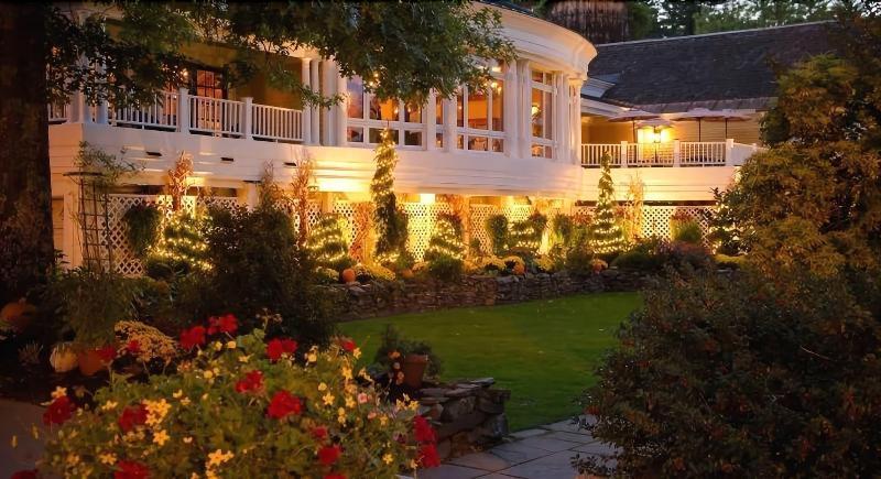 Bedford Village Inn Exterior foto