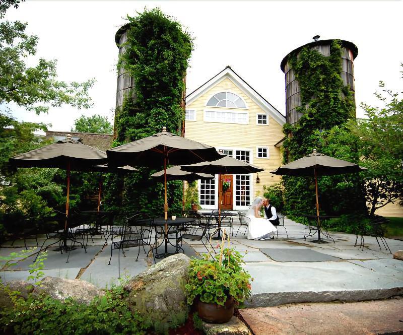 Bedford Village Inn Exterior foto